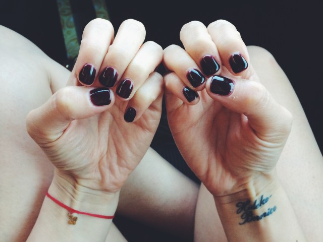 nails